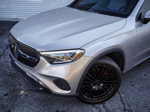 Used 2023 Mercedes-Benz GLC 300 4MATIC image 2