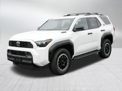 Certified 2025 Toyota 4Runner TRD Off-Road Premium image 3
