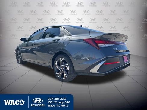 Used 2025 Hyundai Elantra Sport image 6