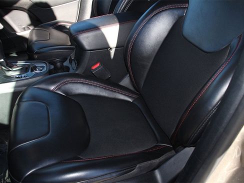 Used 2021 Jeep Cherokee Trailhawk w/ Trailer Tow Group image 21