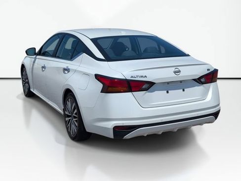 Used 2024 Nissan Altima 2.5 SV FWD image 8