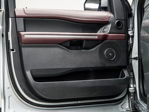 Used 2024 Ford Expedition Max Limited image 32