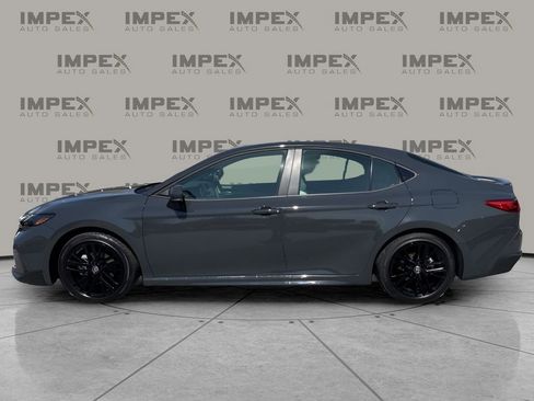 Used 2026 Toyota Camry SE image 2