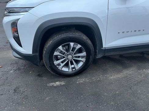 Used 2025 Chevrolet Equinox LT image 30