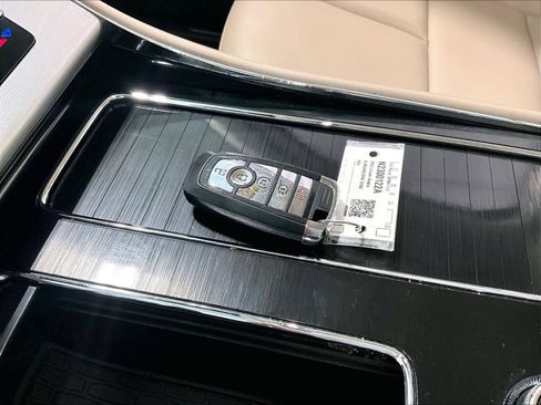 Used 2023 Lincoln Aviator Standard image 30