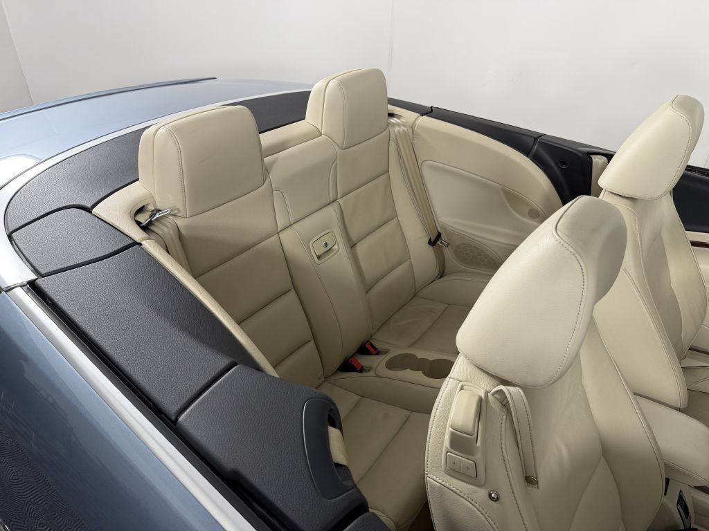Used 2012 Volkswagen Eos Lux FWD image 22