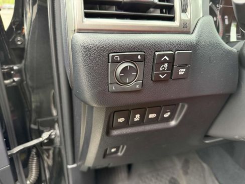 Used 2023 Lexus GX 460 Premium image 22