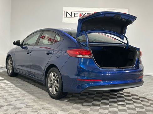 Used 2017 Hyundai Elantra SE image 32