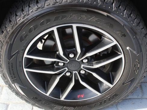 Used 2019 Jeep Grand Cherokee Trailhawk image 50