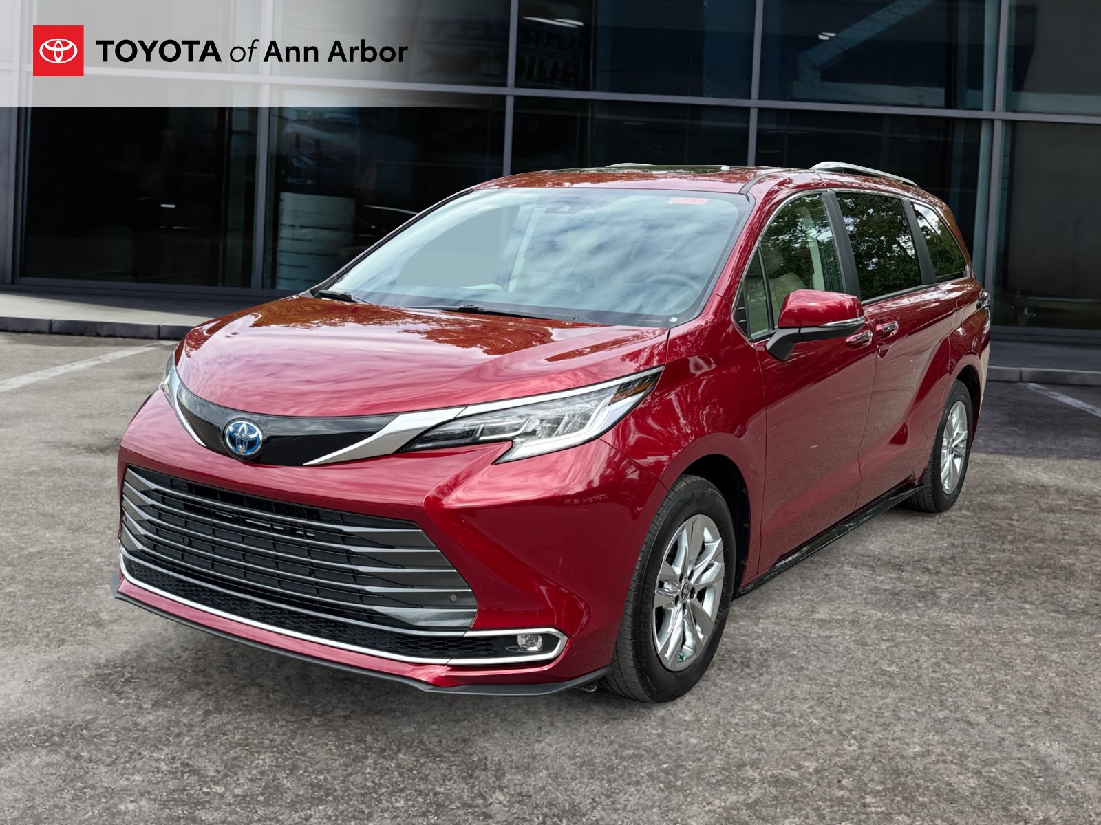 Used 2024 Toyota Sienna Limited AWD/4WD image 9