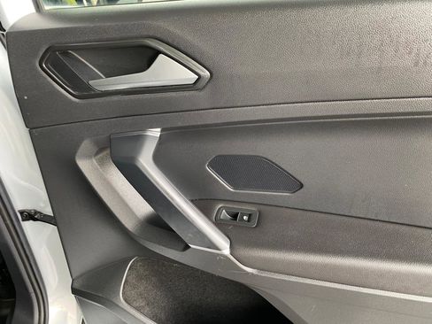 Used 2018 Volkswagen Tiguan SEL w/ R-Line Package image 49