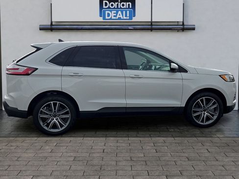 Used 2024 Ford Edge Titanium w/ Equipment Group 301A AWD/4WD image 2