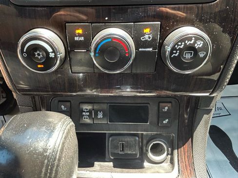 Used 2017 Chevrolet Traverse LT w/ Style and Technology Package FWD image 25