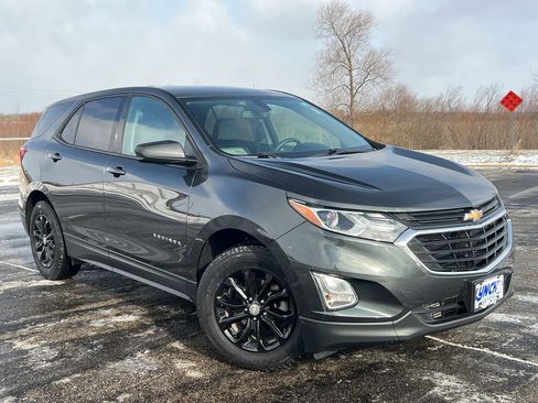 Used 2019 Chevrolet Equinox LS w/ LS Convenience Package image 5