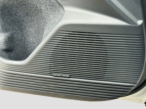 Used 2026 Subaru Outback Touring AWD/4WD image 26