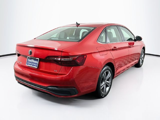 Certified 2023 Volkswagen Jetta SE w/ Panoramic Sunroof Package FWD image 8