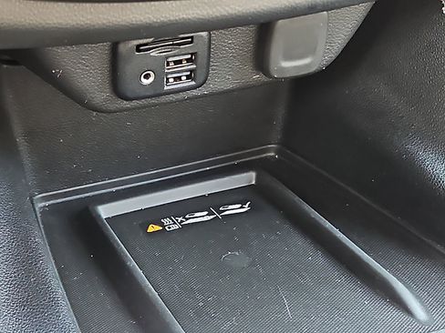 Used 2022 Chevrolet Traverse Premier image 25