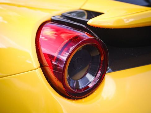 Used 2019 Ferrari 488 Pista Coupe RWD image 16