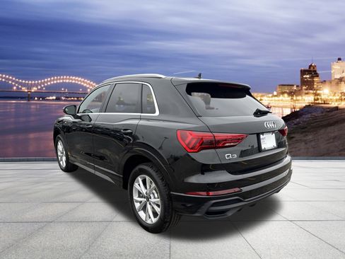 Certified 2025 Audi Q3 2.0T Premium w/ Convenience Package image 3