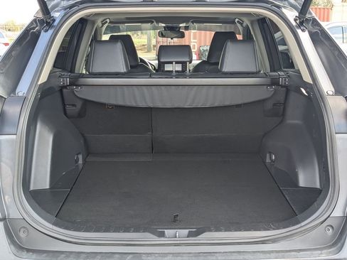 Used 2021 Toyota RAV4 XLE Premium image 14