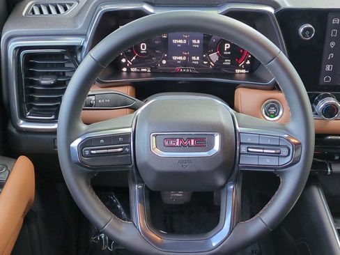 Used 2024 GMC Canyon AT4 w/ Technology Package image 14