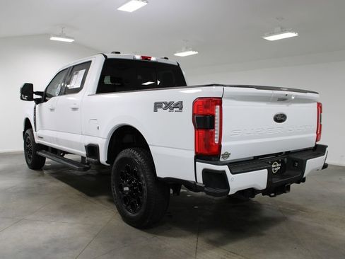 Used 2024 Ford F250 Lariat w/ Black Appearance Package image 7