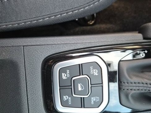 New 2026 Nissan Frontier SV w/ SV Convenience Package image 25