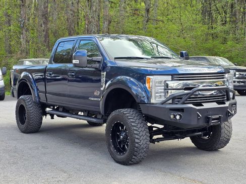 Used 2018 Ford F250 Lariat w/ Lariat Ultimate Package AWD/4WD image 9