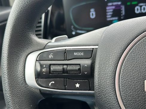 Used 2023 Kia Sportage LX image 16