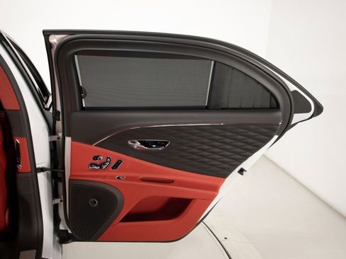 Used 2023 Bentley Flying Spur Flying Spur image 57