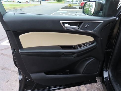 Used 2020 Ford Edge SEL AWD/4WD image 16