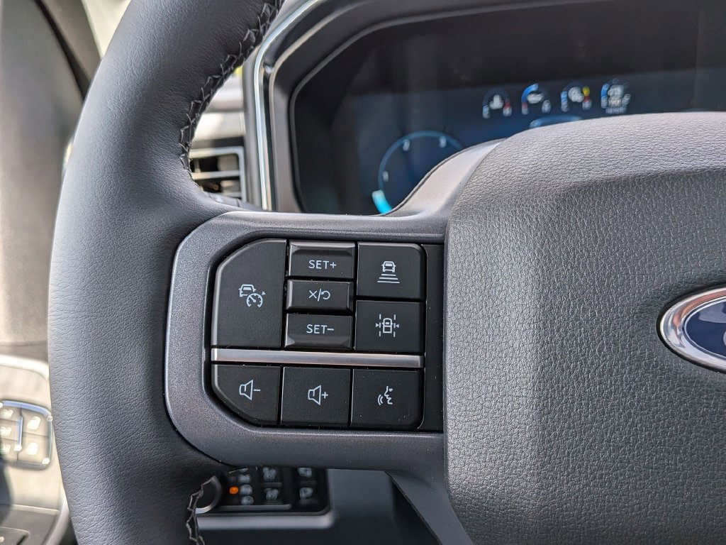 New 2026 Ford F350 Lariat w/ Black Appearance Package AWD/4WD image 12