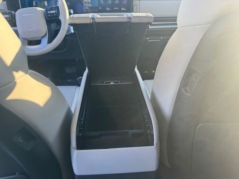 Used 2025 Hyundai Santa Fe SEL image 25