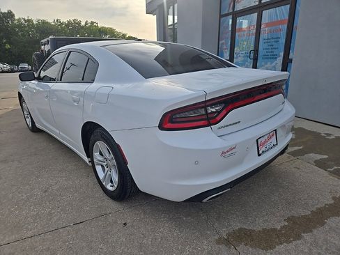 Used 2018 Dodge Charger SXT image 10