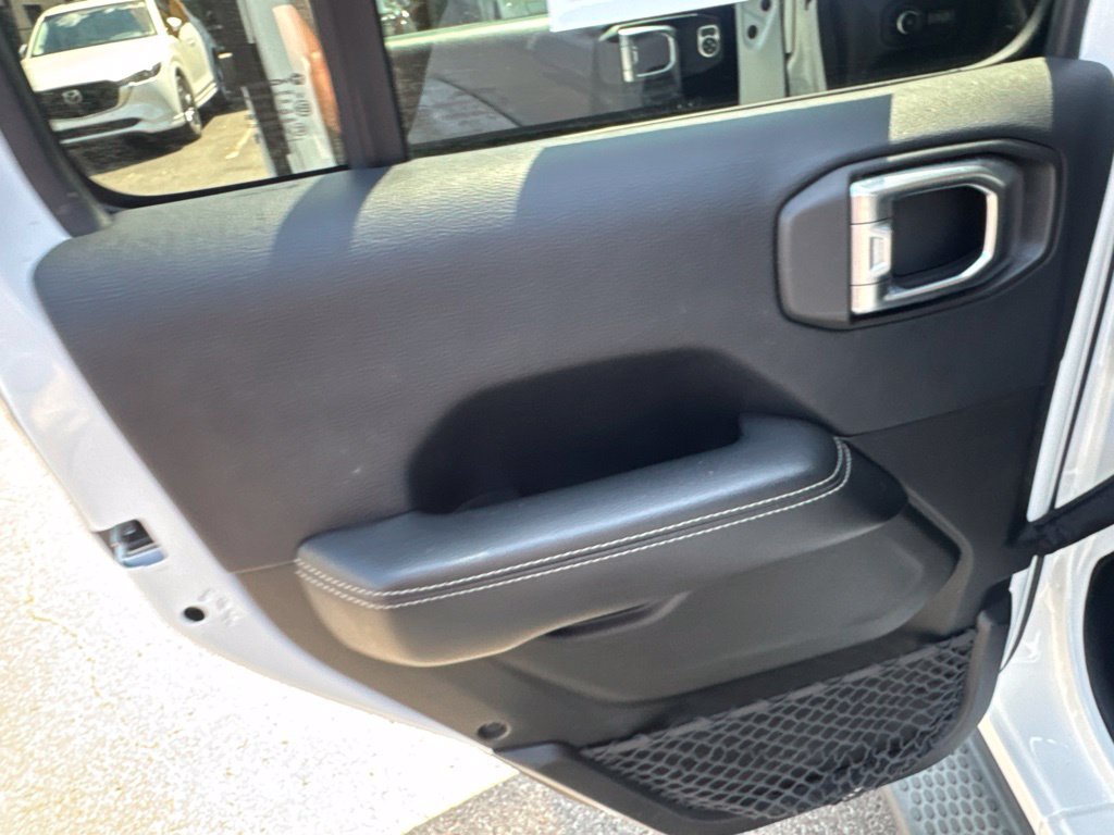 Used 2018 Jeep Wrangler Unlimited Sahara AWD/4WD image 62