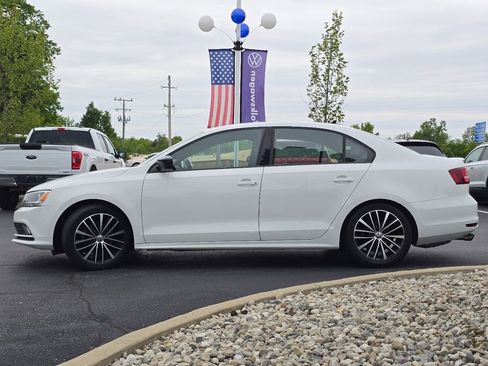 Used 2016 Volkswagen Jetta Sport FWD image 17