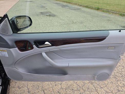 Used 2000 Mercedes-Benz CLK 320 Cabriolet image 18
