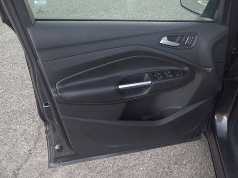 Used 2017 Ford Escape SE w/ Equipment Group 201A image 22