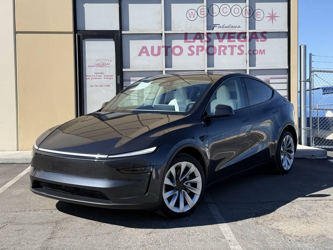 Used 2026 Tesla Model Y Long Range AWD/4WD image 4