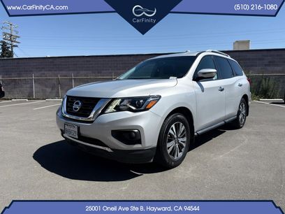 Used 2018 Nissan Pathfinder SV