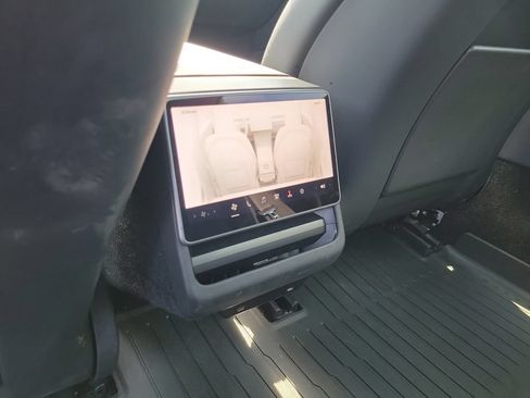 Used 2025 Tesla Model 3 Long Range RWD image 12