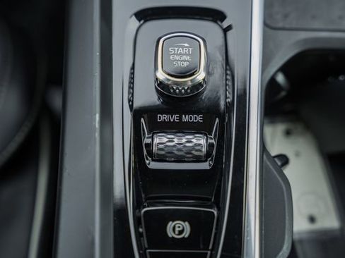 Used 2021 Volvo XC60 T6 R-Design w/ Advanced Package image 23