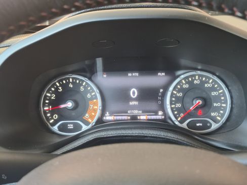 Used 2020 Jeep Renegade Trailhawk w/ Cold Weather Group AWD/4WD image 37