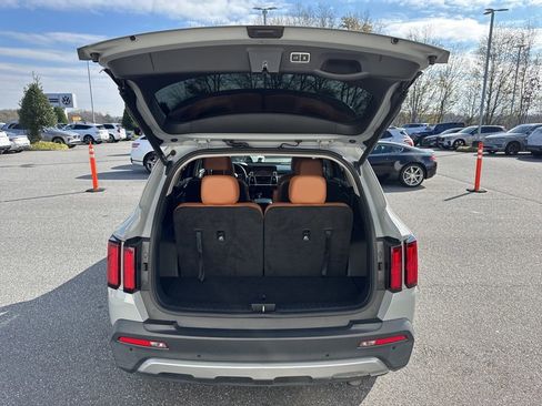 Used 2023 Kia Sorento SX Prestige image 9