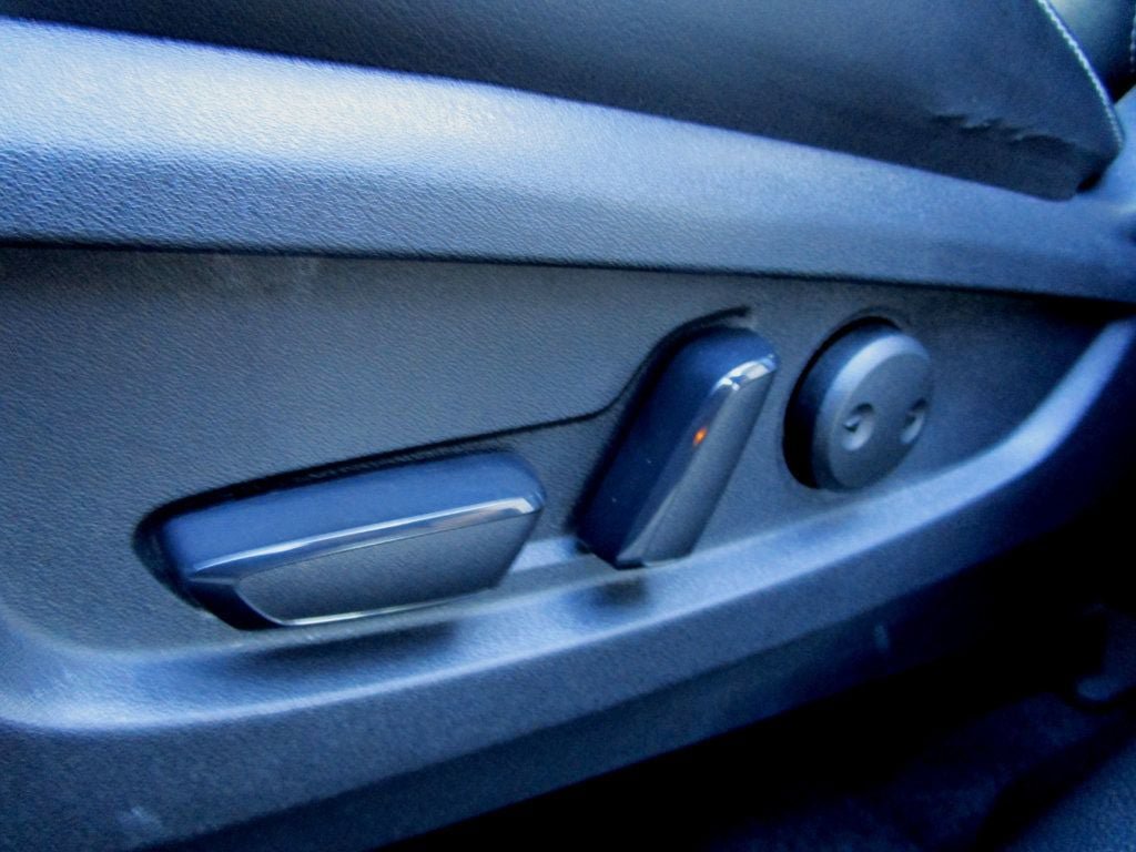 Used 2020 INFINITI QX50 Essential w/ Edition 30 Package AWD/4WD image 34