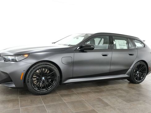 New 2027 BMW M5 Touring w/ M Driver's Package AWD/4WD image 2