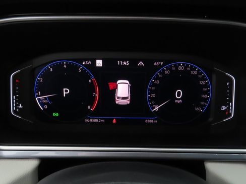 New 2025 Volkswagen Taos SEL image 13