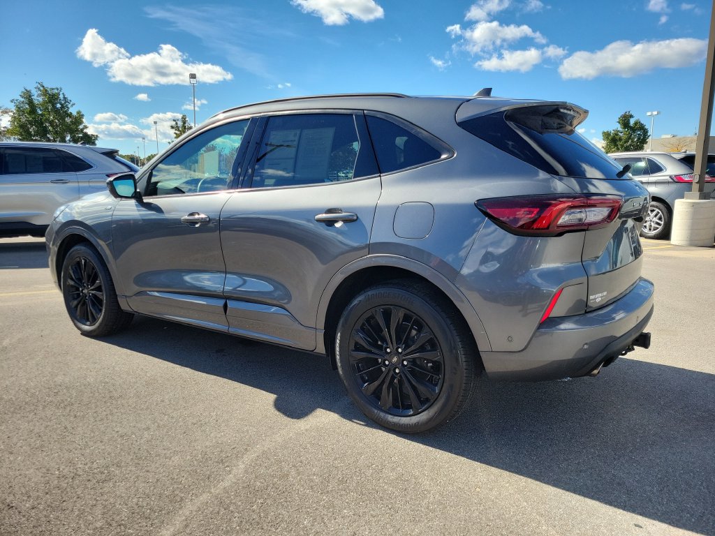 Certified 2023 Ford Escape ST-Line Elite w/ Premium Technology Package AWD/4WD image 3