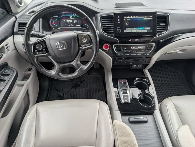 Used 2020 Honda Pilot Touring image 6