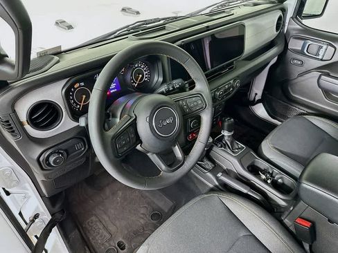 Used 2024 Jeep Wrangler Willys image 2